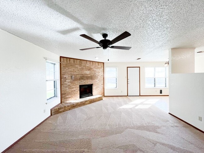 Building Photo - Available NOW!!!! Gorgeous 1 story, 3 bedroom, 2 bath, 2 car garage home with garage door opener....