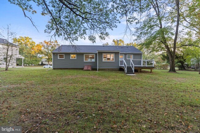 Building Photo - 705 Devon Rd