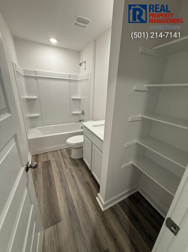 Building Photo - 108 E Fredonia Ct