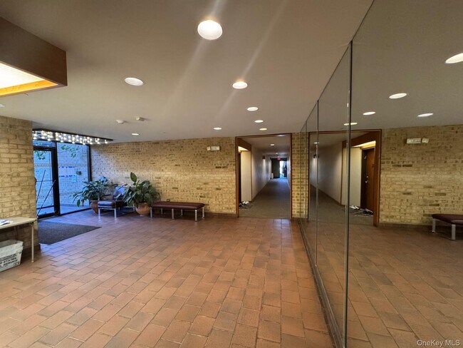 Building Photo - 500 Central Park Ave