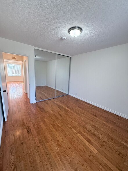 Building Photo - 4432 Franklin Ave