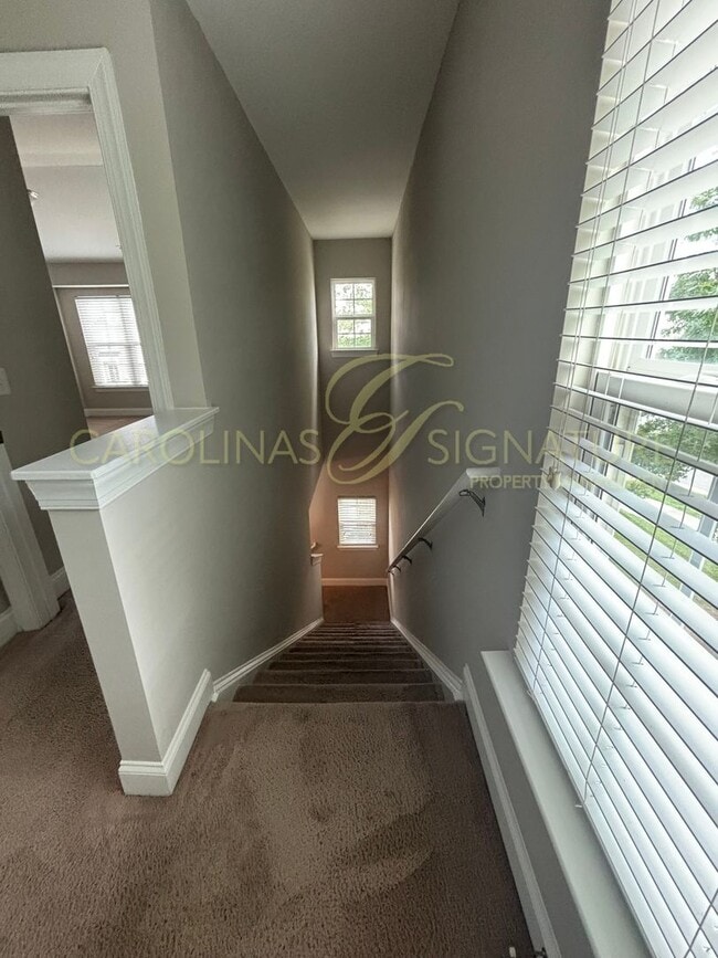 Building Photo - 3BR/2.5BA Townhouse in Settlers Landing; E...