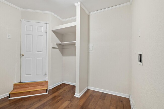 Building Photo - 4823 Blue Heron Dr