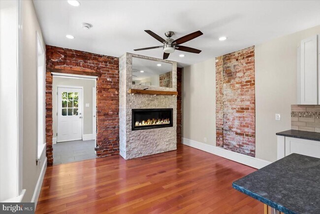 Building Photo - 138 Rector St