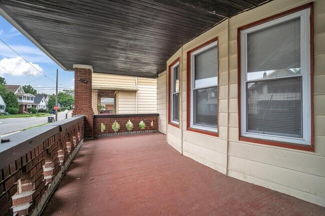 Building Photo - 3398 E 146th St