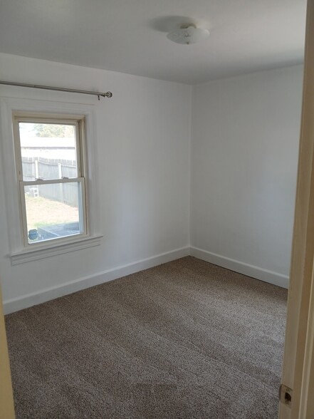 Building Photo - 6666 Hudson Ave