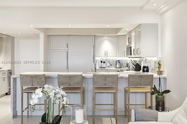 Building Photo - 5600 Collins Ave