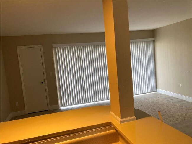 Building Photo - 3840 N Lake Dr