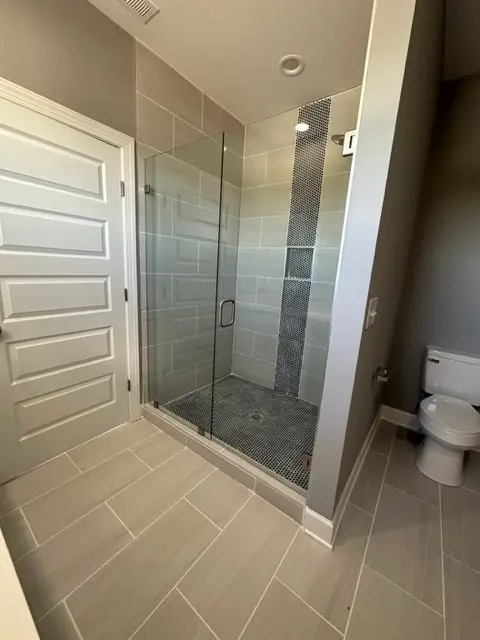 Master Shower and Toilet - 4347 Old Goins Rd