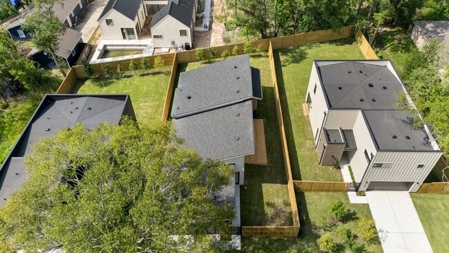 Building Photo - 1502 Primrose St