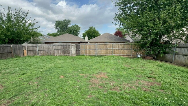 Building Photo - 1210 Glenwood Dr