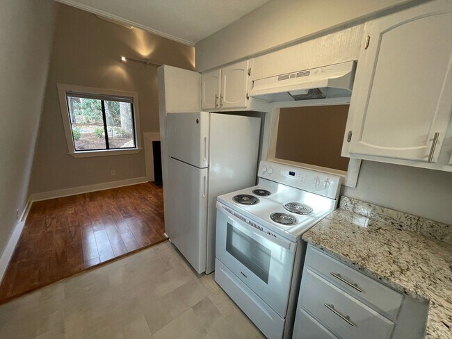 Building Photo - Fairview Rental!