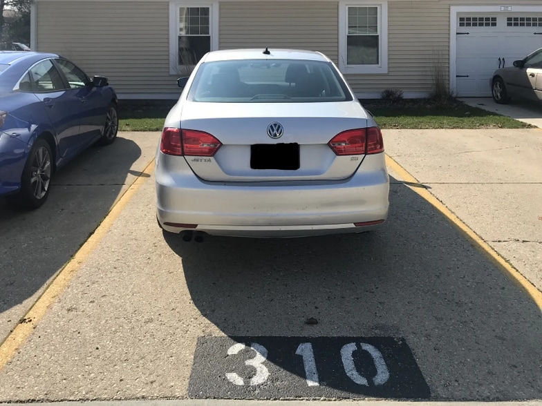 Building Photo - 310 Farmingdale Cir