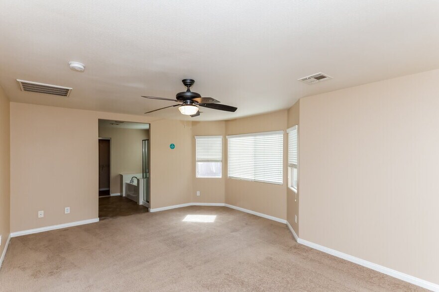 Building Photo - 9155 Dutch Oven Ct