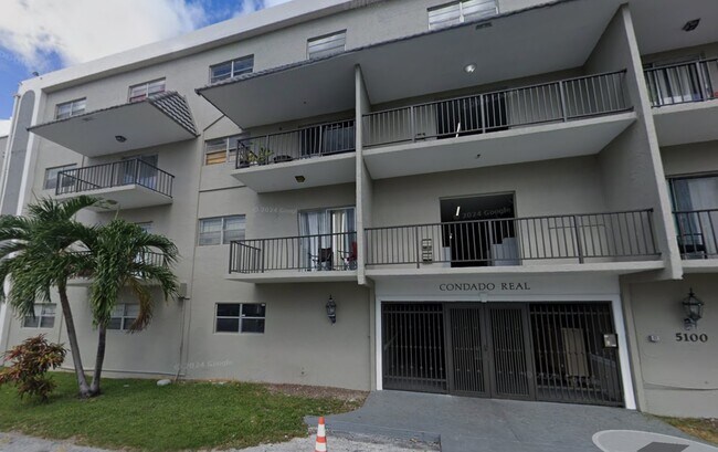 Building Photo - 5100 SW 41st St