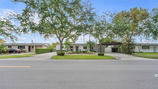 Building Photo - 2900 SW 92nd Ave