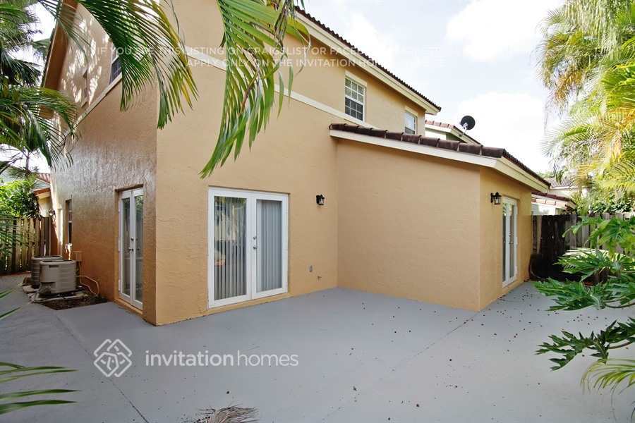 Building Photo - 13857 SW 103rd Ln