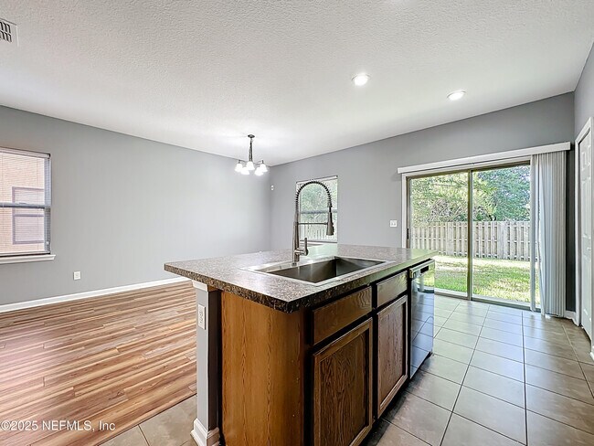 Building Photo - 243 Buck Run Way