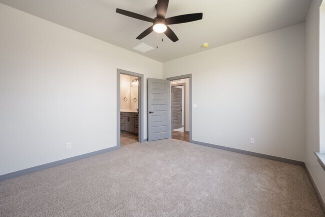 Building Photo - 4105 NW 180th St