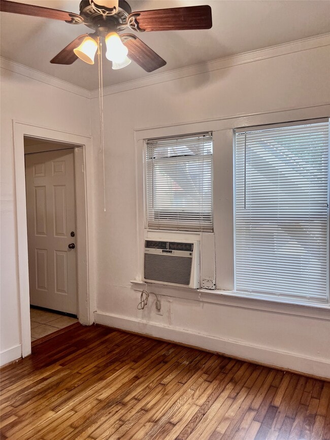 Building Photo - 320 W Polk St