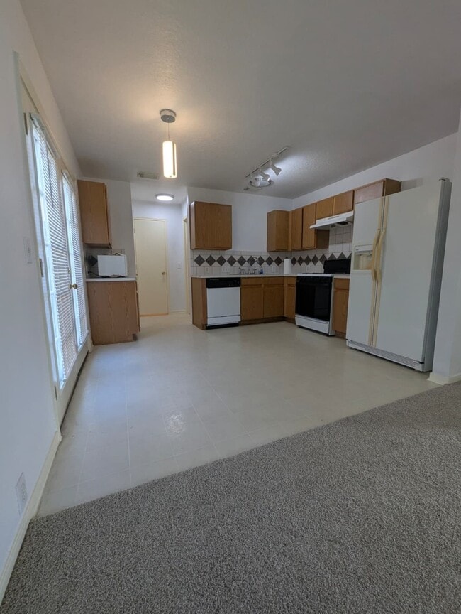 Building Photo - 13422 Sarento Village