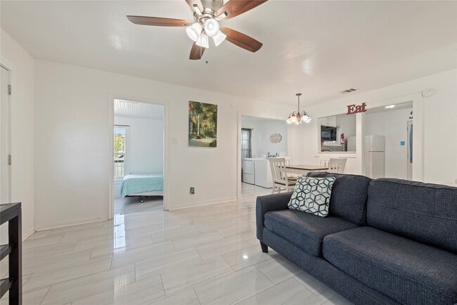 Building Photo - 1310 Harris Way