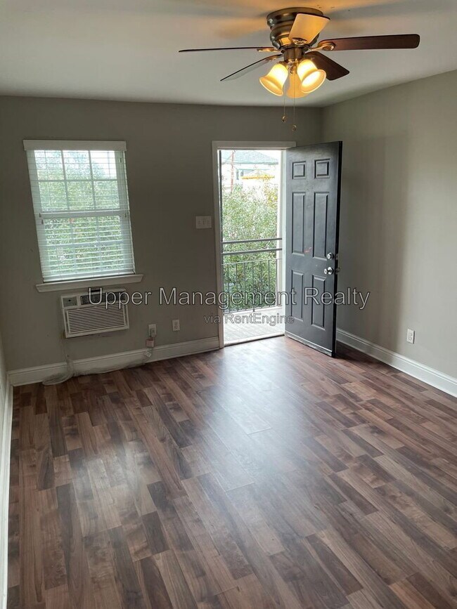 Building Photo - 2309 Baronne St