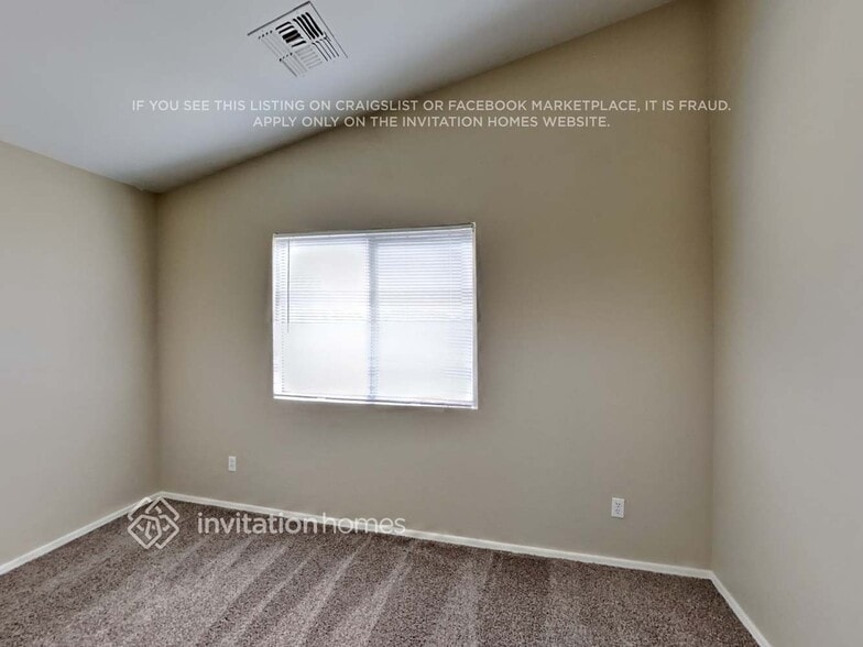 Building Photo - 4642 N 108th Ave