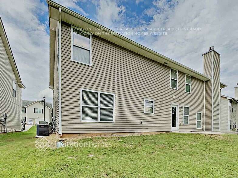 Building Photo - 4444 Michael Jay St