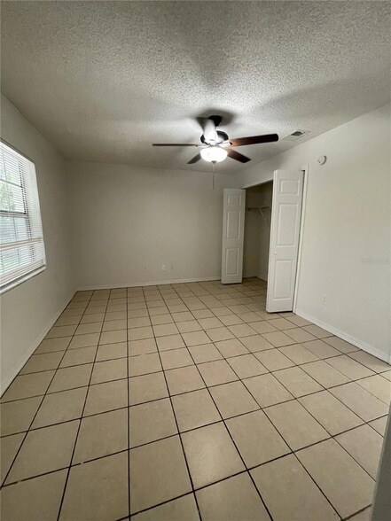 Building Photo - 3255 Bloomingdale Villas Ct