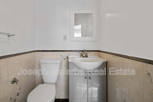 Building Photo - 44 Providence St