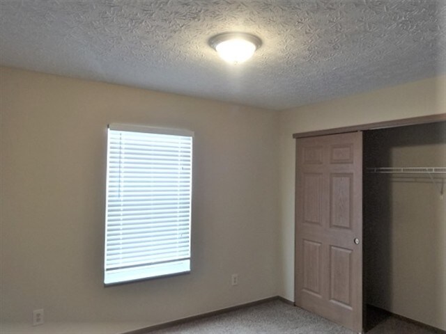 Building Photo - 3725 Lake Mead Dr