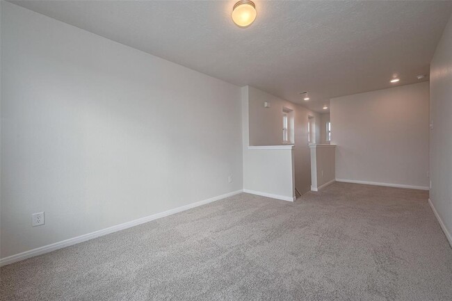 Building Photo - 16360 Oakside Hollow Ln