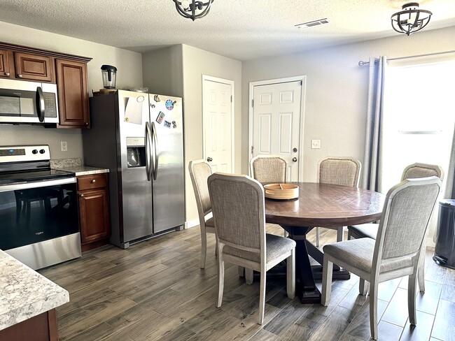 Building Photo - 704 NW 67th Ave