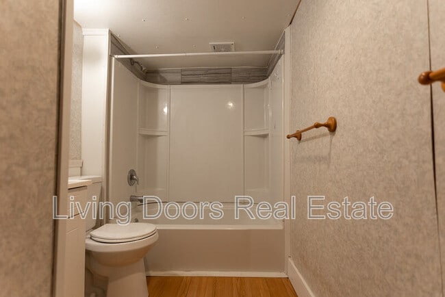 Building Photo - 1529 N 24th St