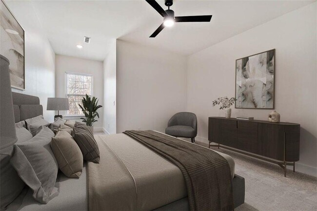 Building Photo - 20 S Kirby Dr