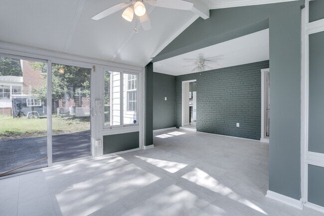 Building Photo - 3404 8th St S