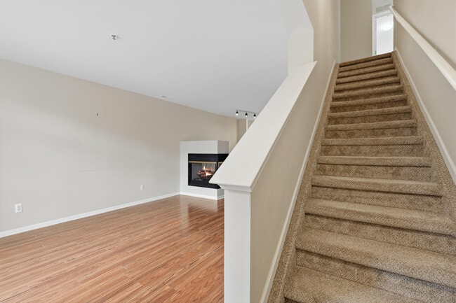 Building Photo - 39475 Springwater Dr
