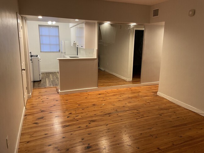 Building Photo - 736 Lenox Ave