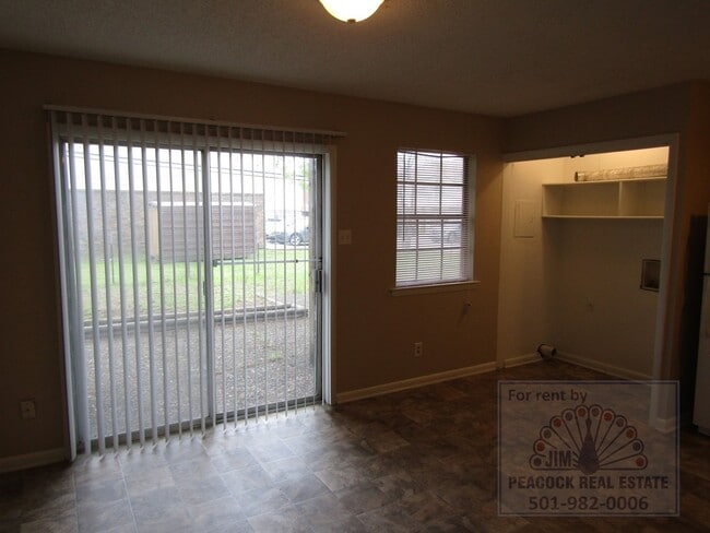 Building Photo - 15 Laramie Cove
