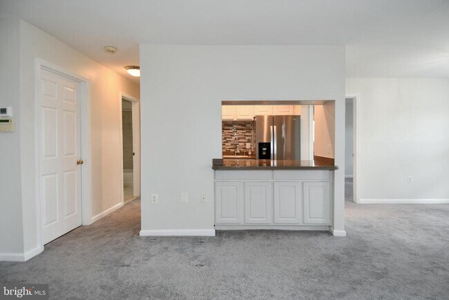 Building Photo - 114 Westwick Ct