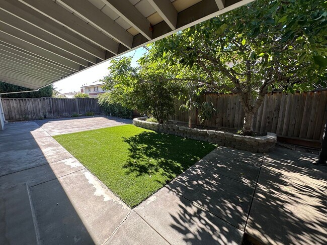 Building Photo - Highly Desirable 4BD/2BA Home in San Jose's Rancho Santa Teresa neighborhood!