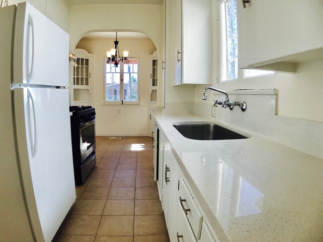 Building Photo - SFM Remodeled Home In Glendale with a Larg...