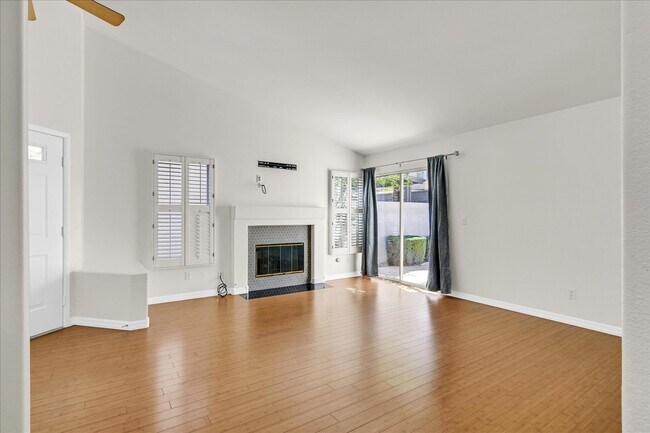 Building Photo - 313 Montcliff Ave
