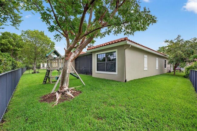 Building Photo - 8971 Edgewater Bend