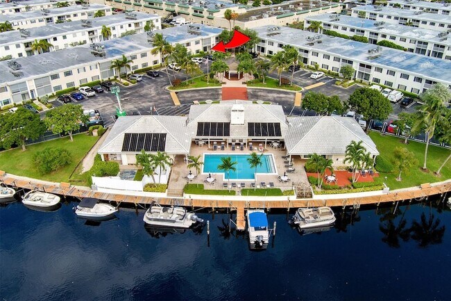 Building Photo - 140 Cypress Club Dr
