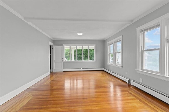 Building Photo - 100 De Pinedo St