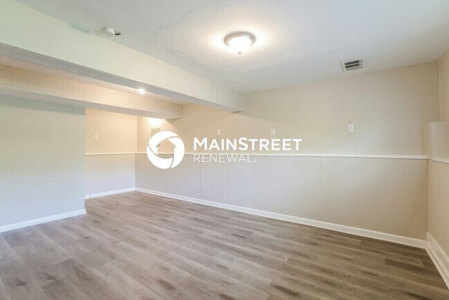Building Photo - 3 Bedroom Pet-Friendly Home in Belton, MO with Main Street Renewal