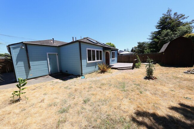 Building Photo - 1744 County Ln