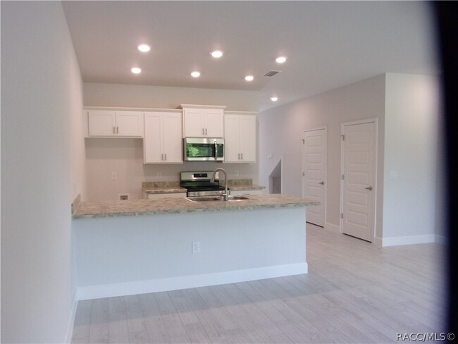 Building Photo - 215 Bittern Lp